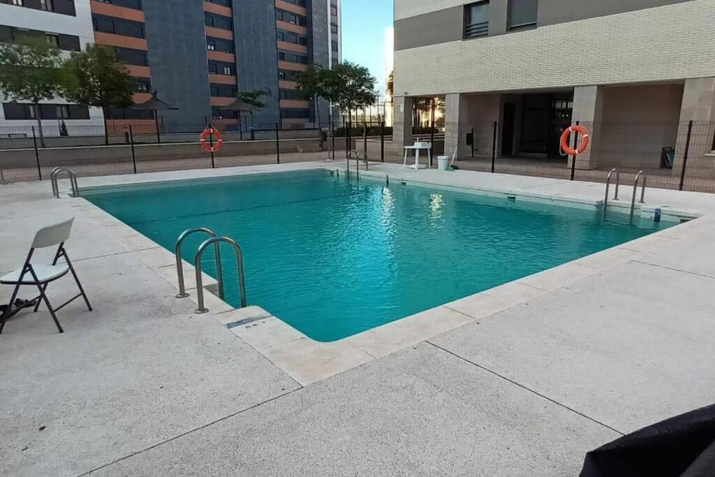 Valdebebas Con Garaje Gimnasio Y Piscina Appartement